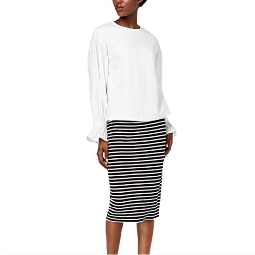 Olivia & Grace Womens Smocked Crewneck Pullover To